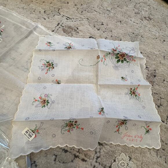 Marshall Fields Co Vintage Handkercheifs Lace Linen Embroidered Square Box of 4 - Picture 5 of 9